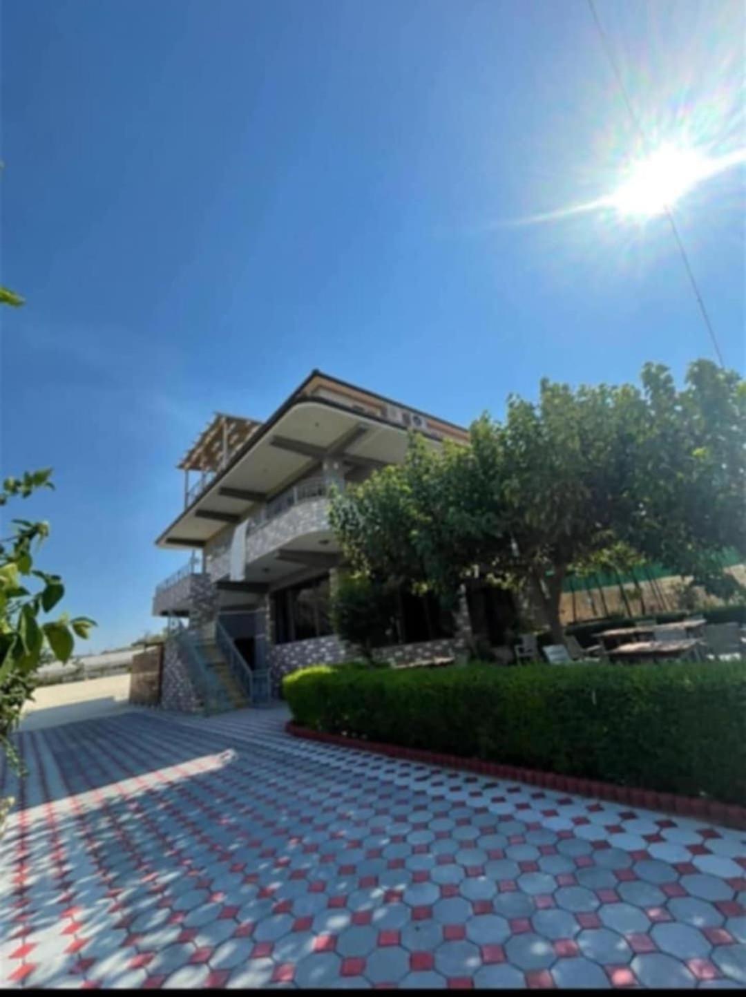 Guest House Ilir Берат Екстериор снимка