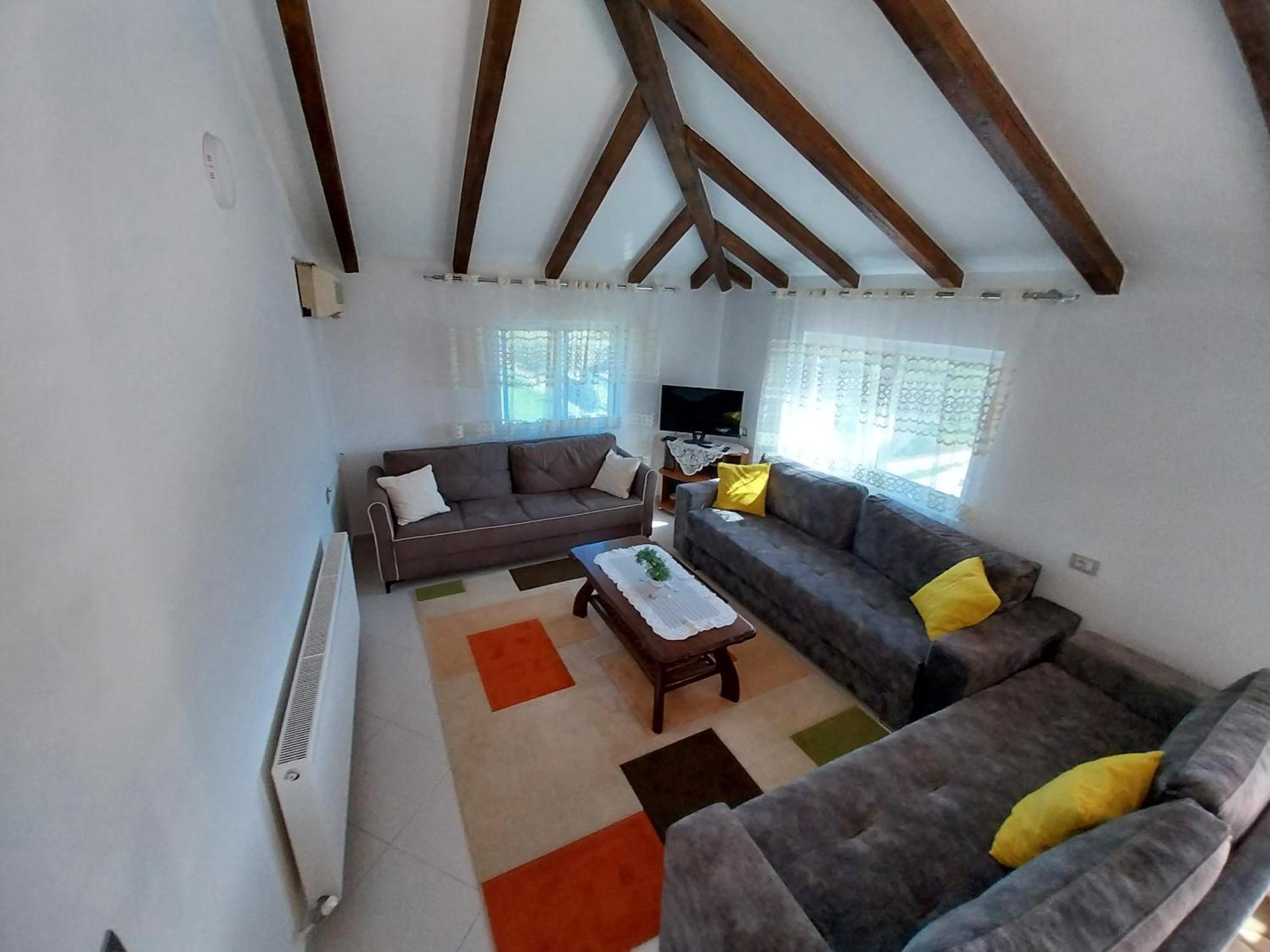 Guest House Ilir Берат Екстериор снимка